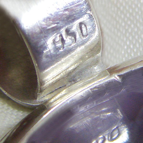 (p1171)Colgante de plata con esmalte lila.